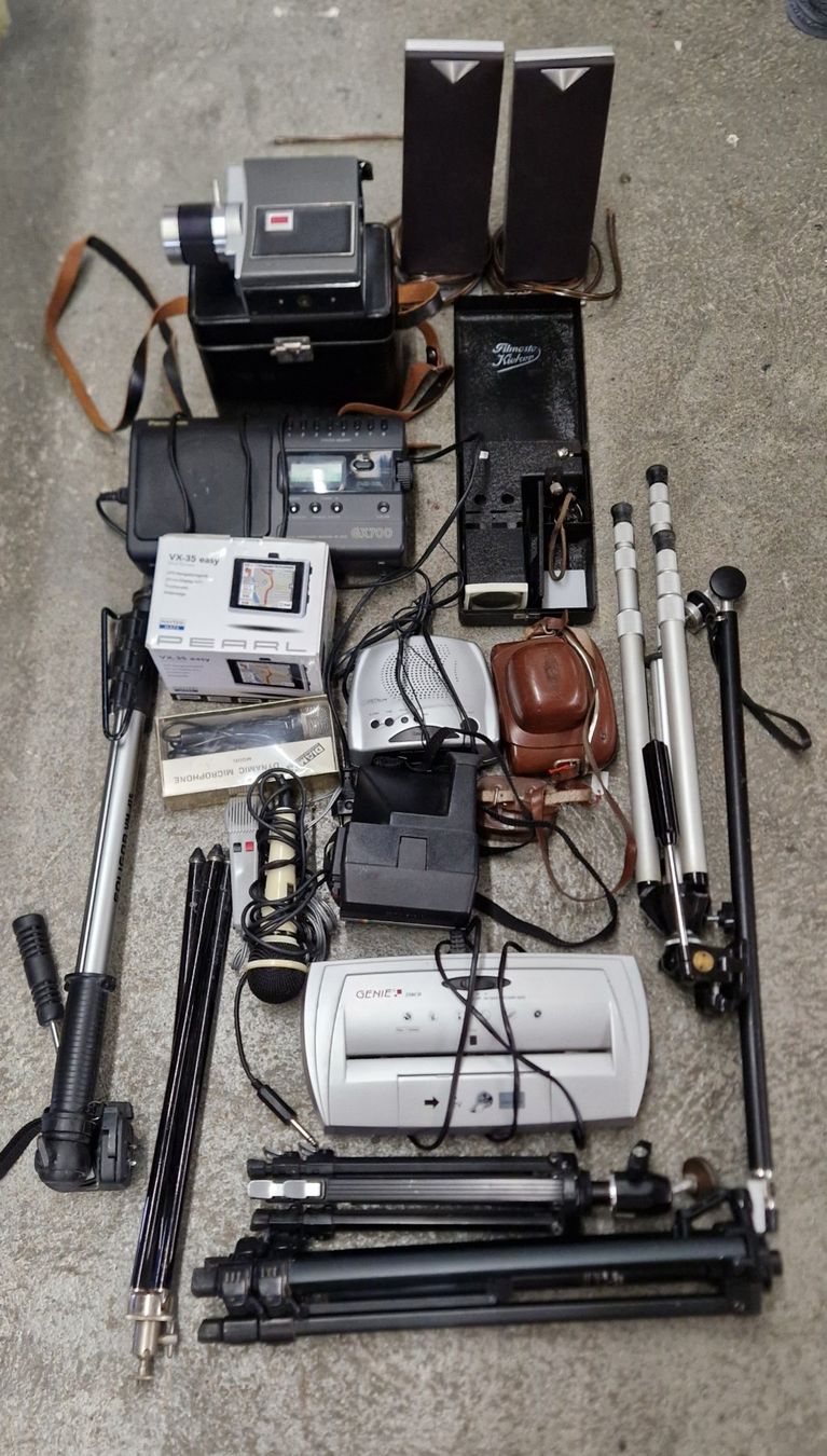 Fotocamera: ELEKTROGERÄTE KONFOLUT – Usato da Bilten venduto da Mic2022