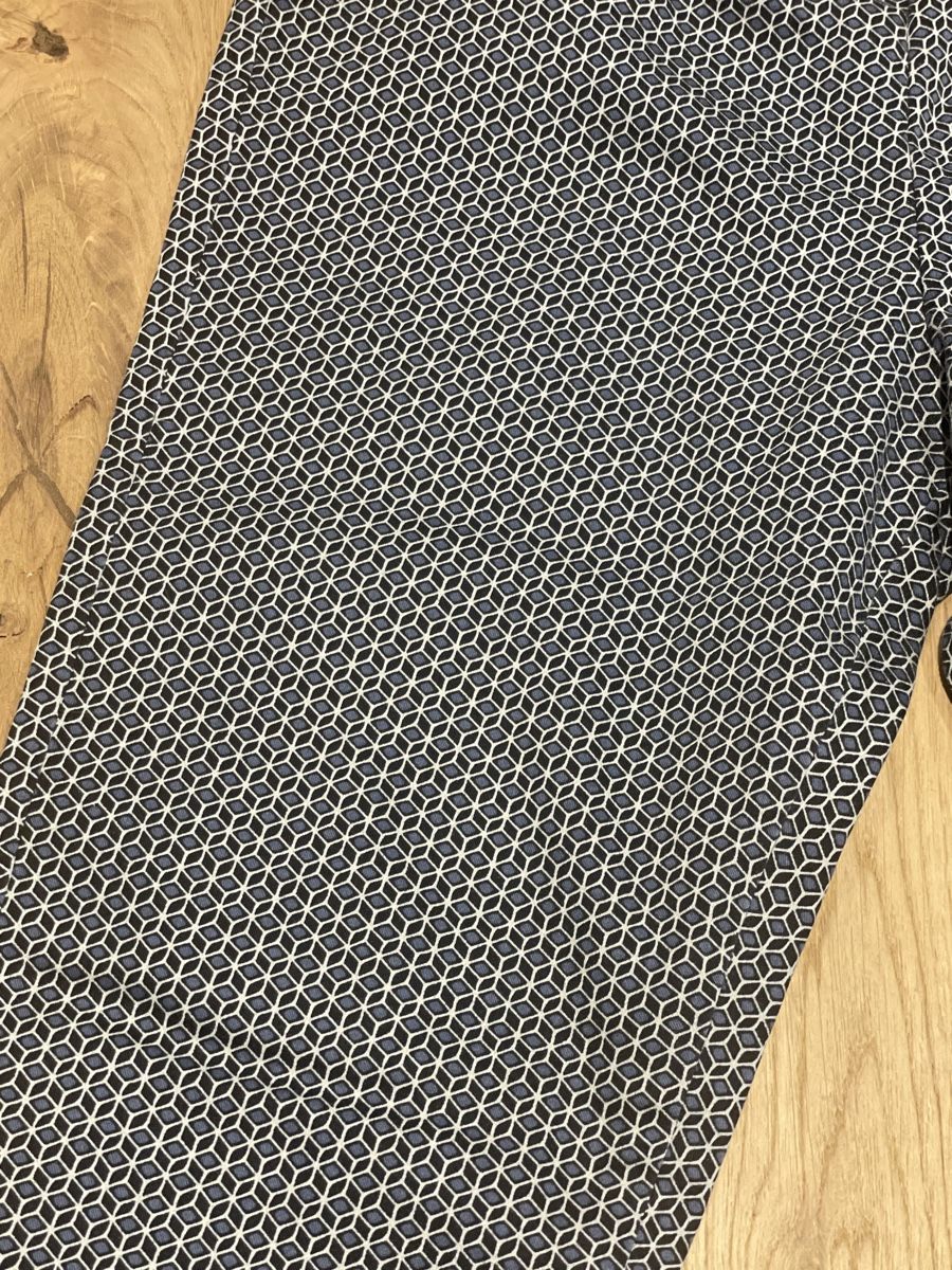 H&M Pantaloni: Gemusterte Hose von H&M, Gr. 32 – Usato da Arbon venduto da llaauraa 1