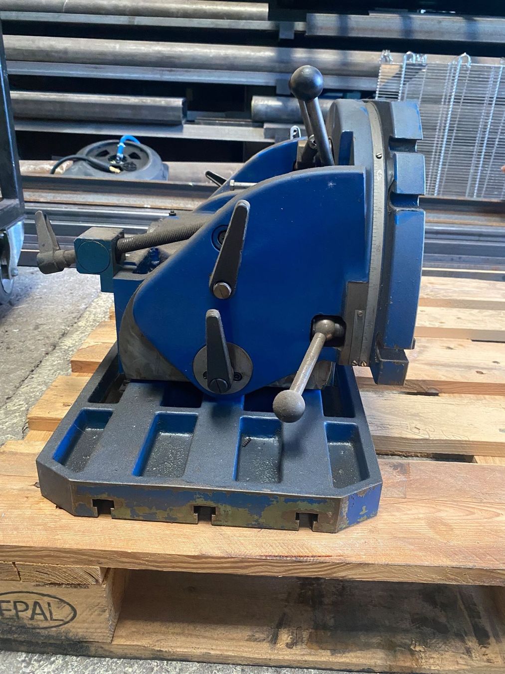Tous les outils: Frästisch verstellbar – D'occasion à Wittenbach par HofstetterMechanik 3