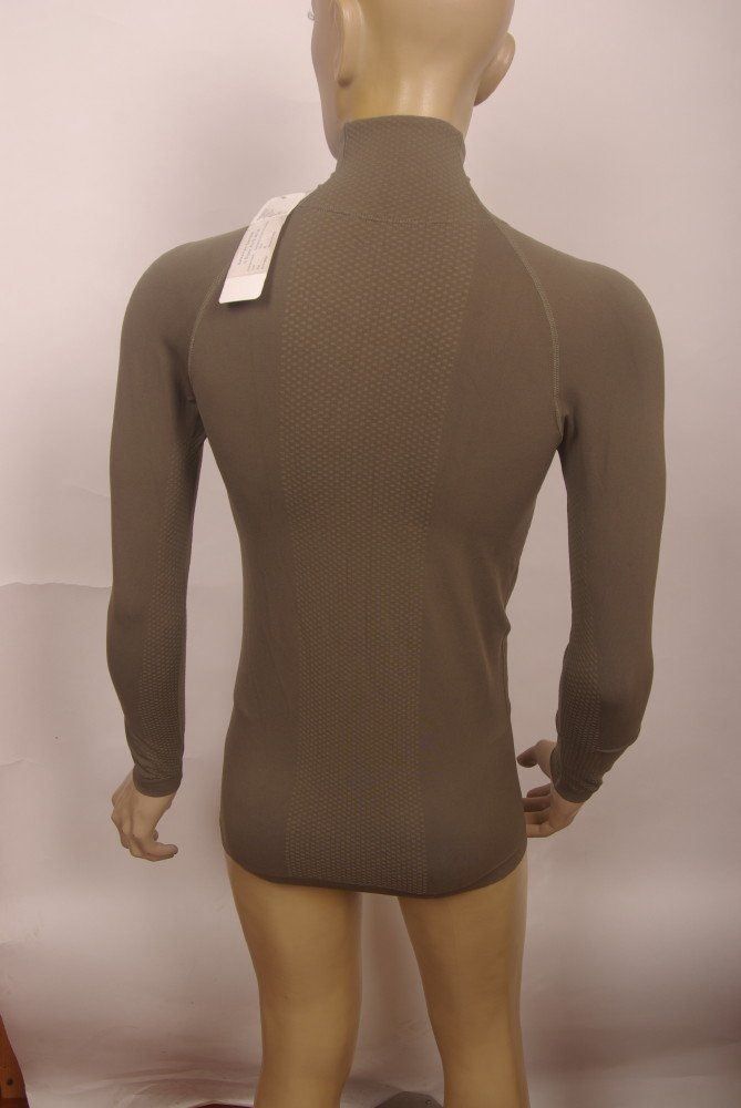T-shirt: Skins Base Termo Long Sleeve Top M 9600 – Nuovo e nell'imballaggio originale da Adliswil venduto da isabela77 1