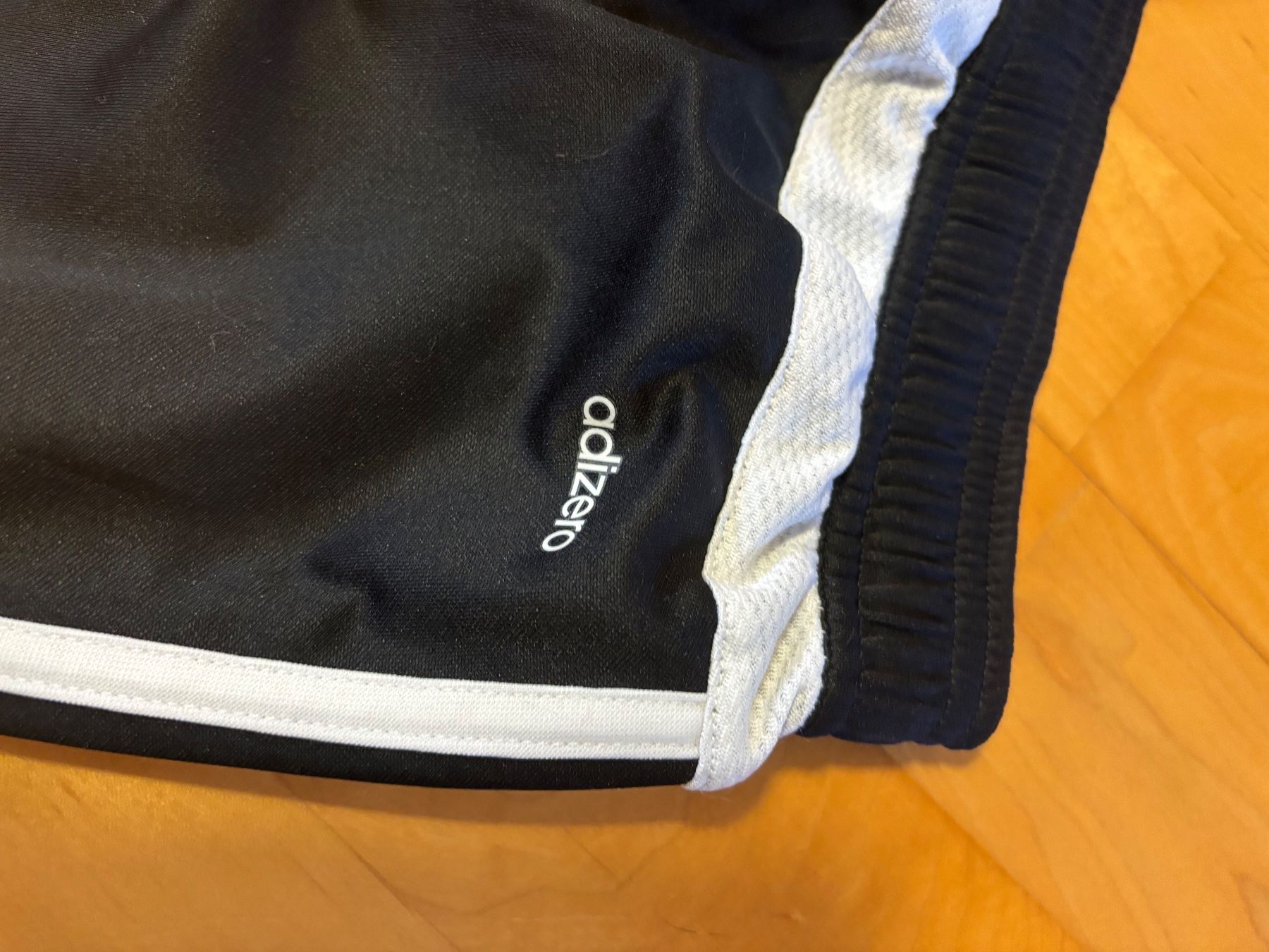 Adidas Pantaloni: ADIDAS 3/4 Trainingshose / Schwarz / Grösse S – Usato da Flurlingen venduto da dschdsch 4