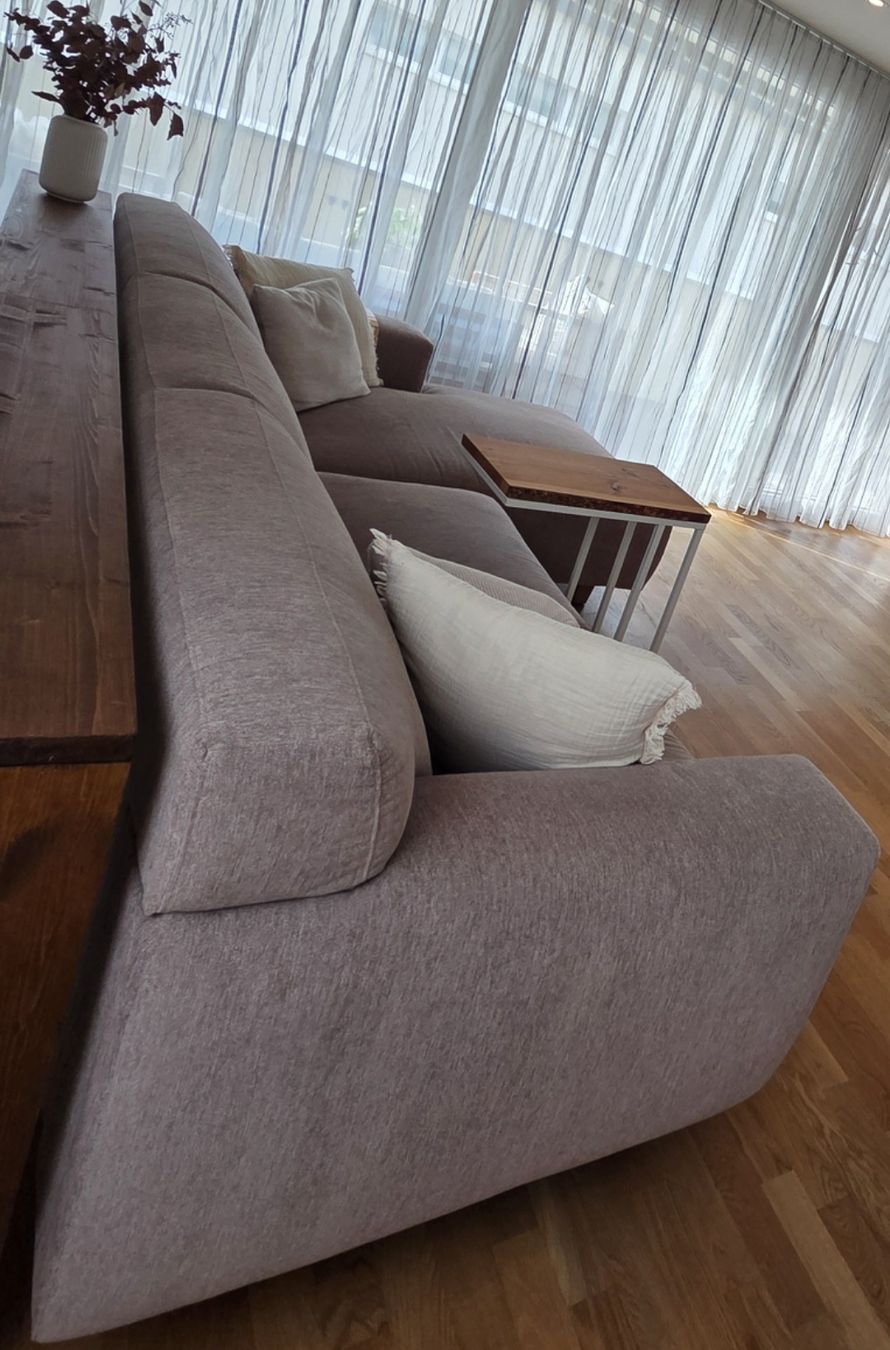 Sofas: Ecksofa Vada beige mit passender Holzablage /Holzfüsse Eiche – Neu (gemäss Beschreibung) aus Nendeln von Zopfie_ 2