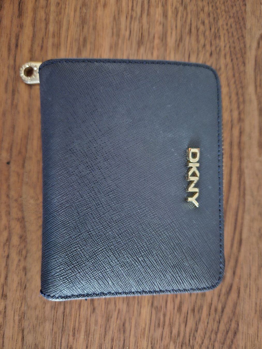 DKNY Portamonete: DKNY Portemonnaie – Usato da Luzern venduto da blackcat010