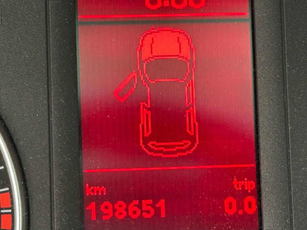 VW Autos: Vw SCIROCCO 1.4 tsi mit Schaden. – Défectueux à Affeltrangen par AutoZentrumAG 9