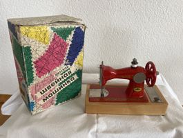 Kindernähmaschine mit Originalschachtel antik