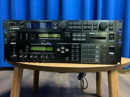 Yamaha SPX 990, Yamaha ProR3, TC Electronics D-Two Set I