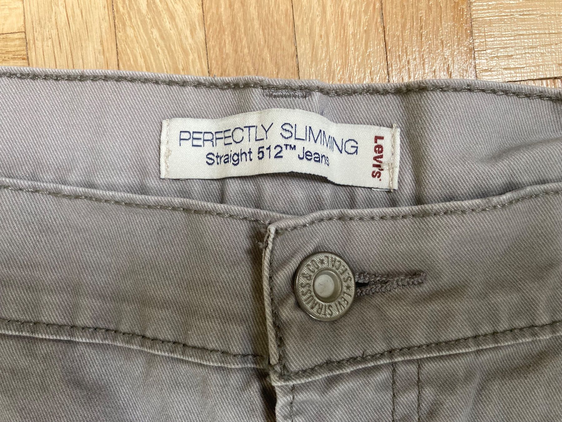 Levi's Jeans: LEVIS Jeans 512 grau Slimming straight US 14 42 NEU BW Elast – Nuovo (secondo la descrizione) da Binningen venduto da Kaila61 1