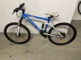 Vélo 26" bleu garçon frein disque en l état