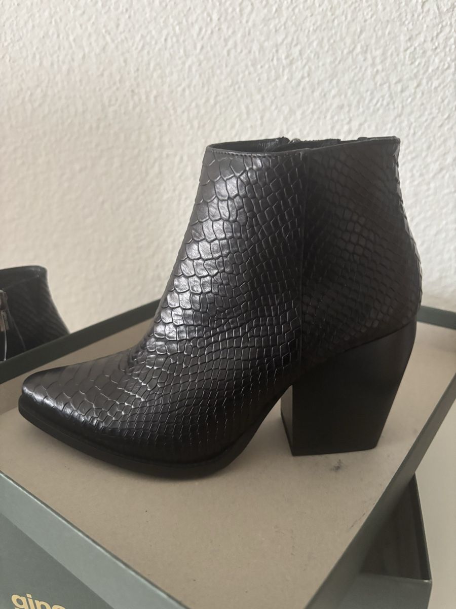 Chaussures femmes: Bottine cuir  – Neuf avec emballage d'origine à Yverdon-les-Bains par annefu 1