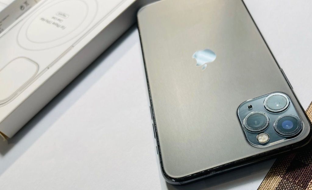 Apple Telefoni cellulari / Smartphones: iPhone 11 Pro (64GB) Akku 99% – Usato da Luzern venduto da Waince786 1