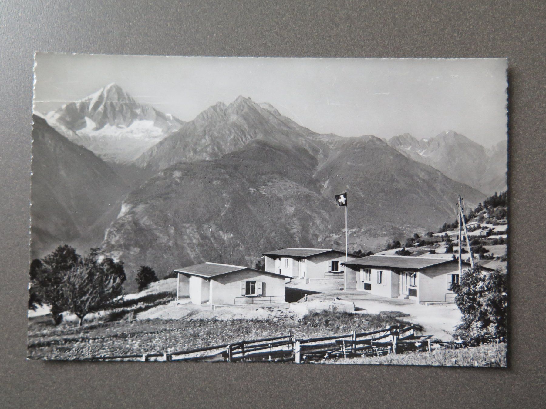 Cartoline postali: UNTERBÄCH - FERIENWOHNUNGEN - SCHWEIZERFAHNE – Usato da Wittenbach venduto da lipasal