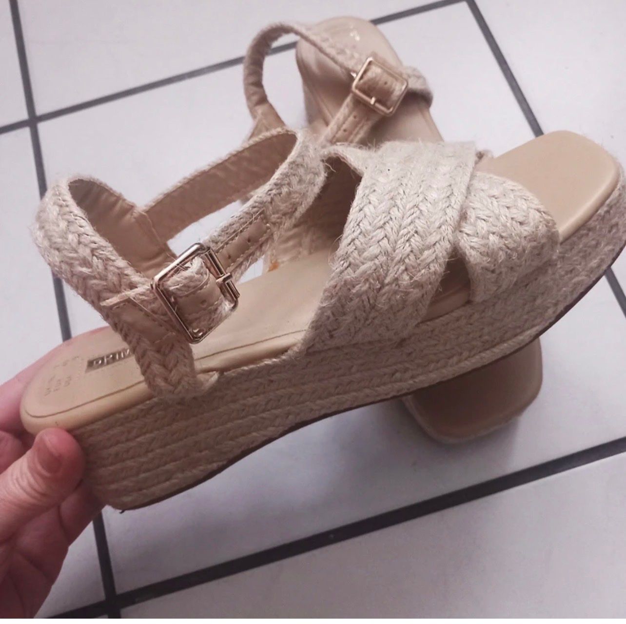 Damenschuhe: Sandale pointure 40 – Gebraucht aus Bôle von Amkj