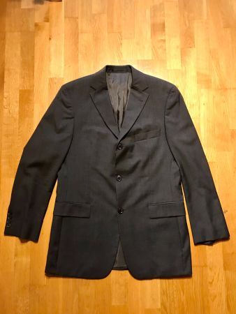 Costume gris Hugo Boss comme neuf