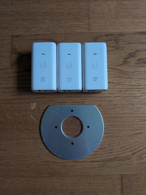 Laufwerke & Adapter: 3x Ubiquiti U-POE-af PoE Adapter – Gebraucht aus Luzern von distract 4