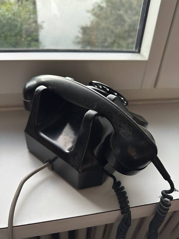 Telefoni: Vintage Bakelit Telefon mit Wahlscheibe – Usato da Schwerzenbach venduto da bravosierra99 2