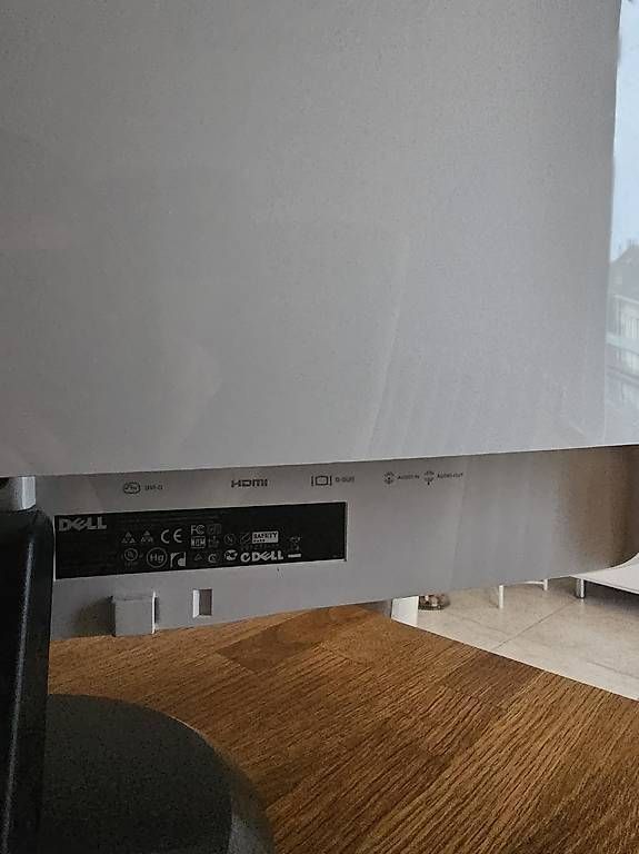 Dell Monitor: Dell Computermonitor Bildschirm in gutem Zustand 24 Zoll – Usato da Männedorf venduto da EliabarDario 2