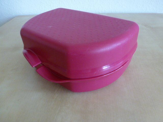 Tupperware Contenitori & Simili: Znüni-Böxli von Tupperwarre – Usato da Luzern venduto da Ankerli 2