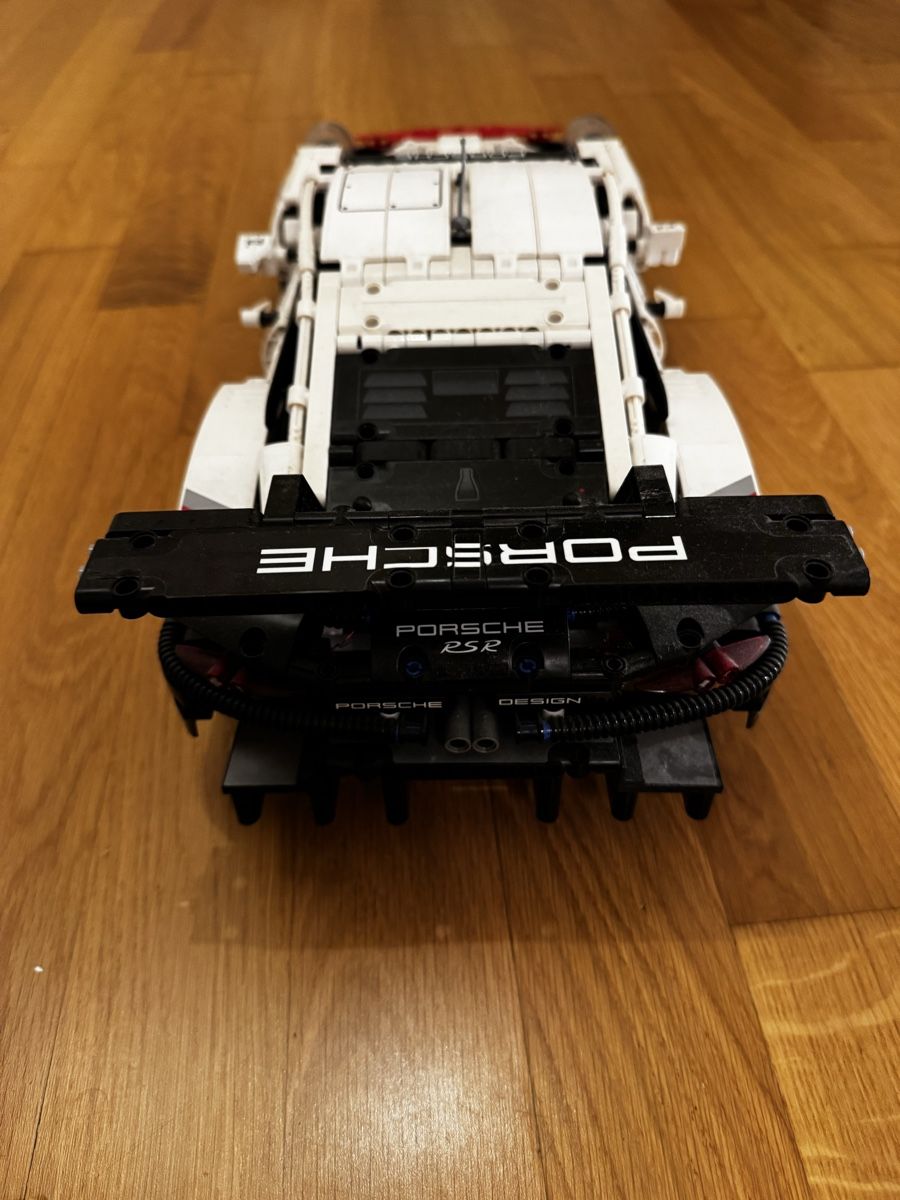 Lego Giocattoli: Lego Technics Porsche 911 RSR mit Beleuchtung – Usato da Stallikon venduto da Sfc 5