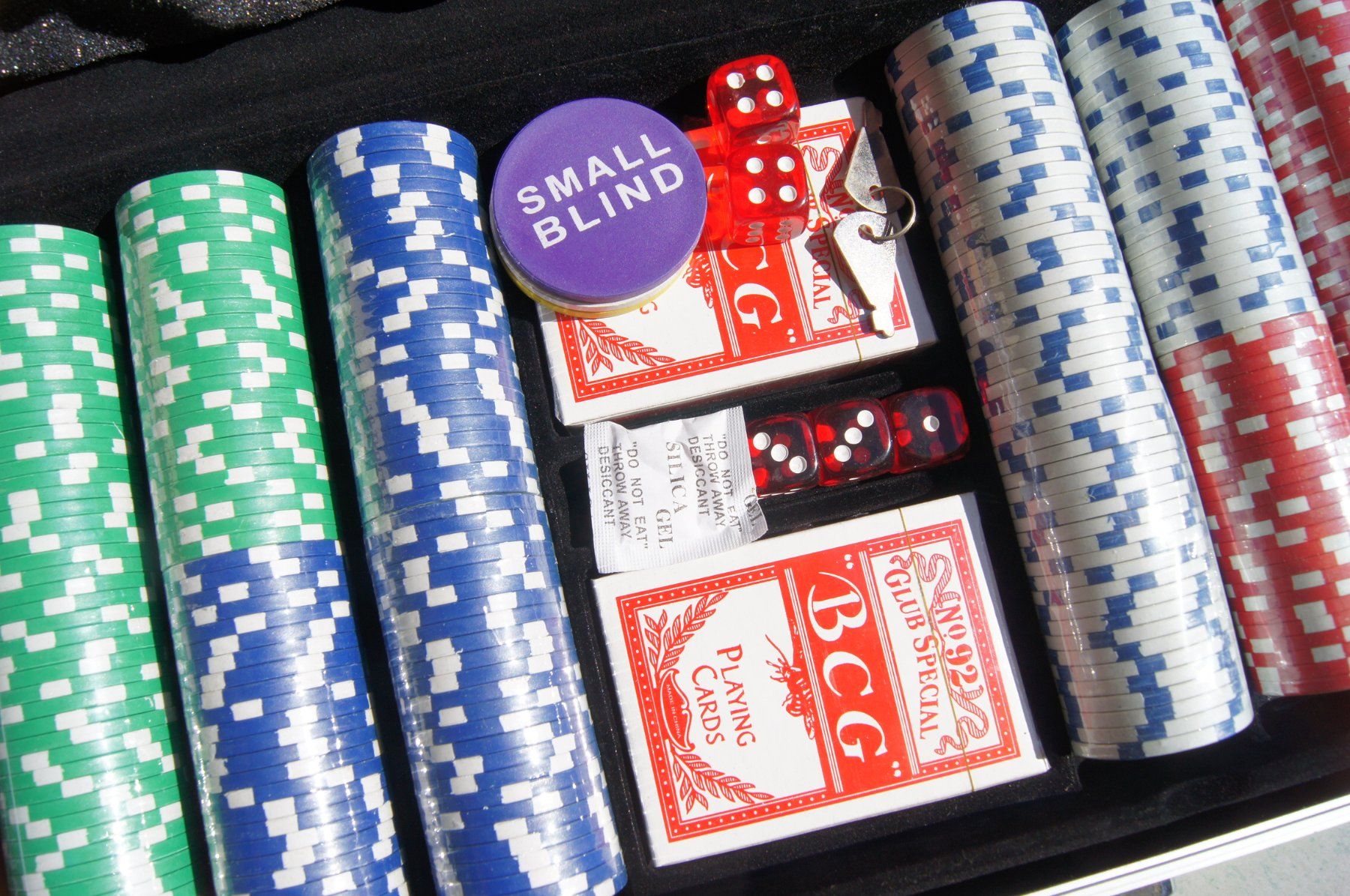 Giochi: Casino Style Poker Set – Nuovo e nell'imballaggio originale da Bözen venduto da Henry101 5