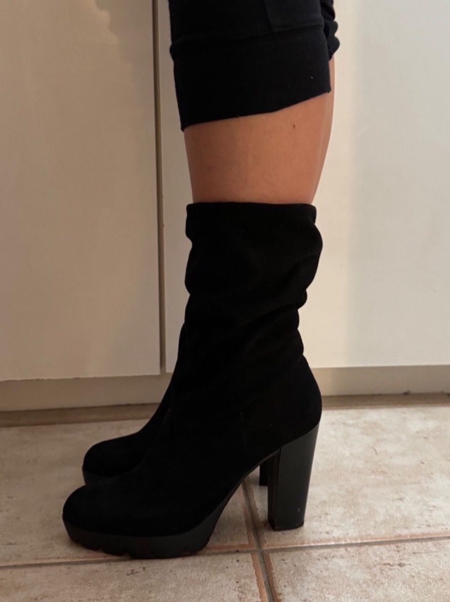 Scarpe da donna: Stivale nero con tacco – Usato da Rancate venduto da Waly__ 4