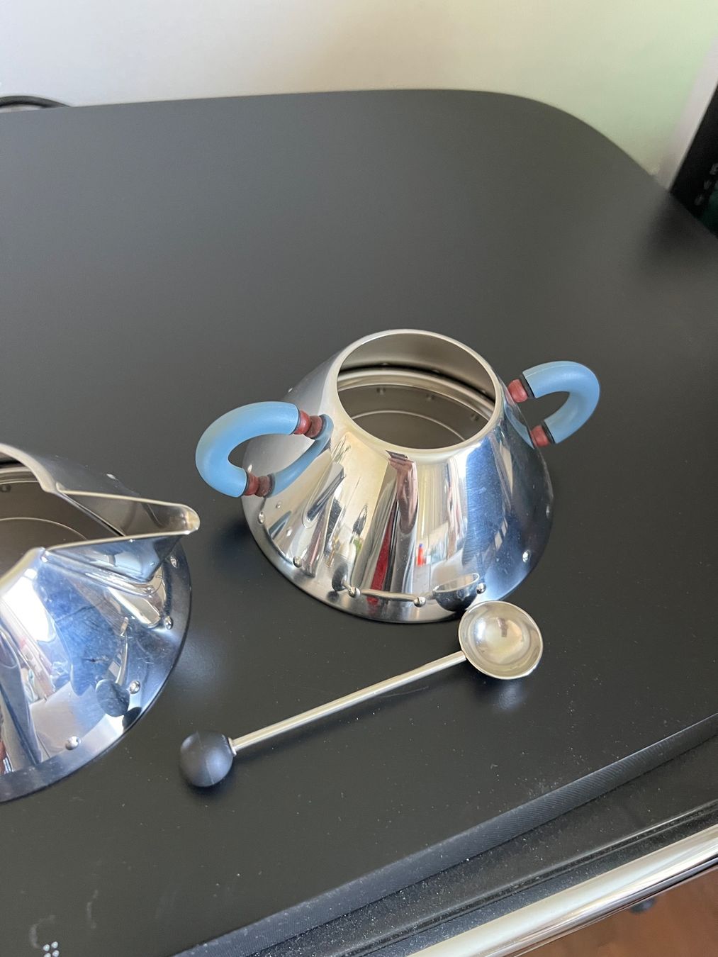 Alessi Set di piatti: Alessi "Hot Bertaa" Kaffeeservice, Design Philippe Starck 59 – Usato da Jona venduto da Sariksa 2