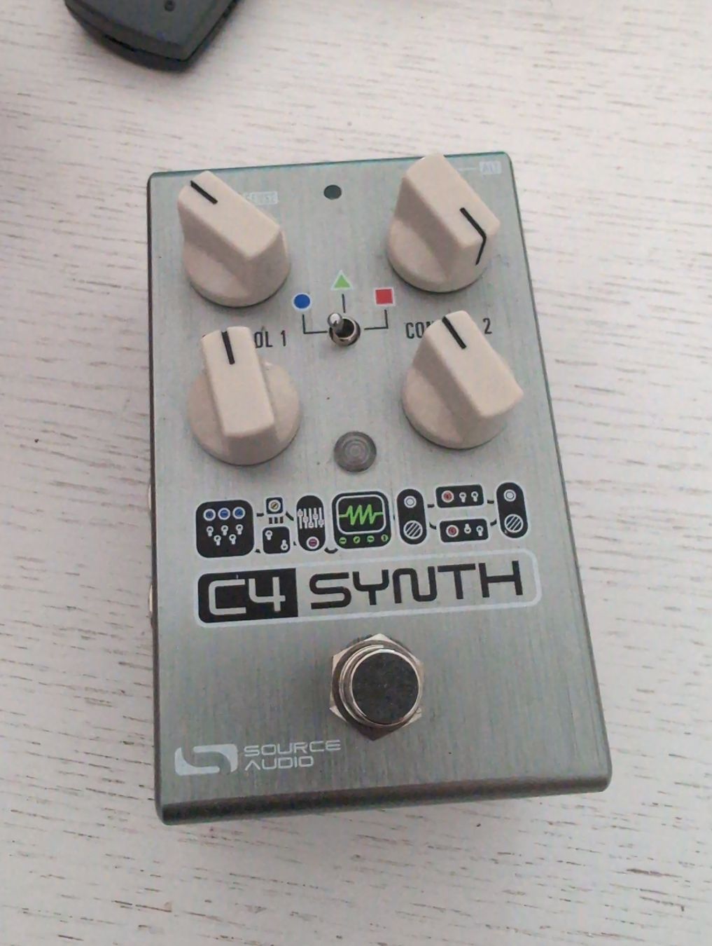 Instruments de musique: Source Audio C4 pédale synth  – D'occasion à Thônex par cha_j9hs