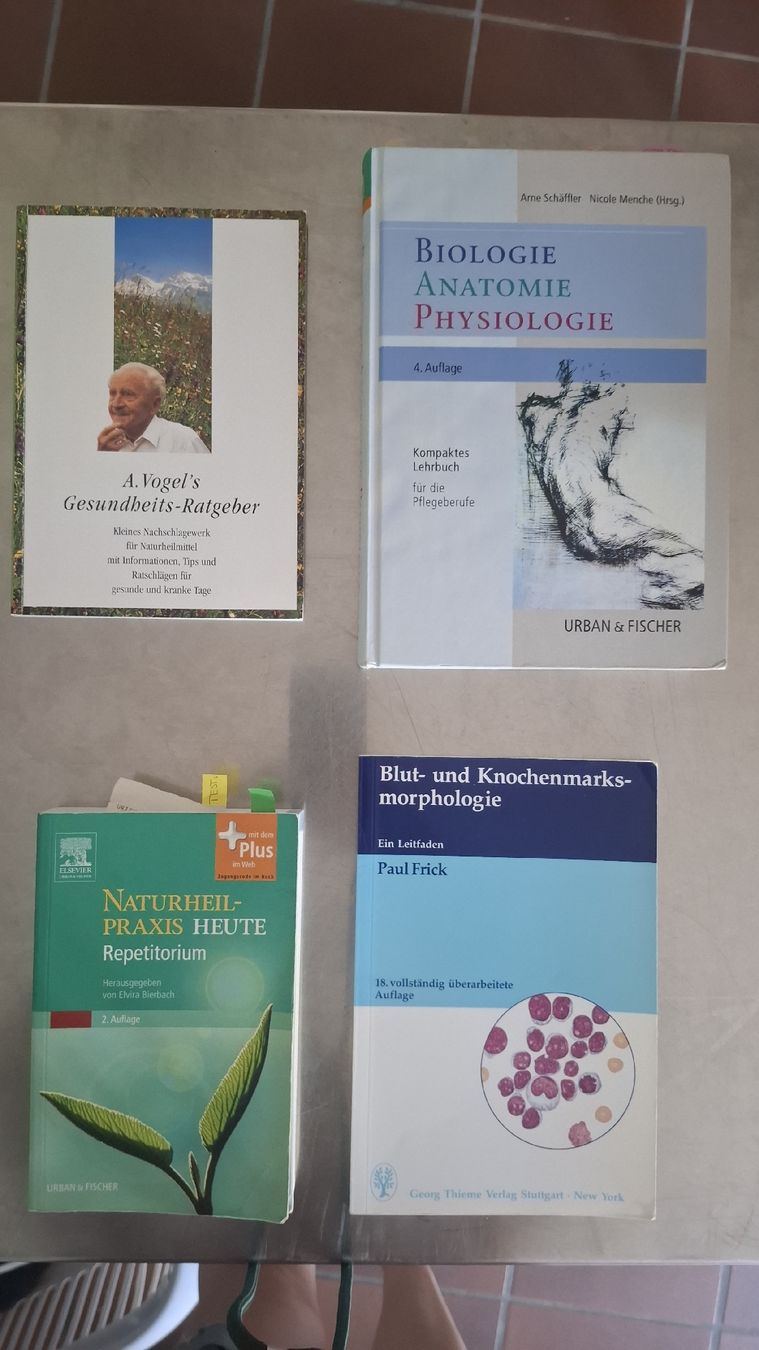 Libri: Versch. Medizinbücher – Usato da Wäldi venduto da Fergiu