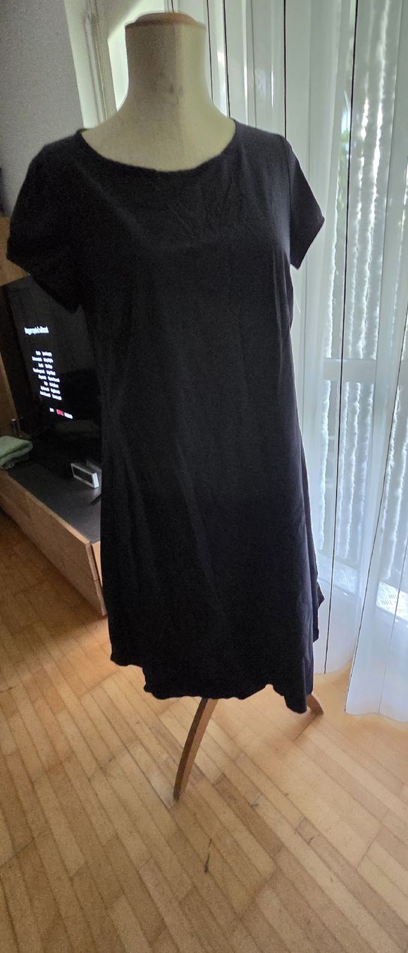 Katharina Hovman Vestiti: katharina hovman kleid – Nuovo (secondo la descrizione) da Riedikon venduto da Winter21. 1