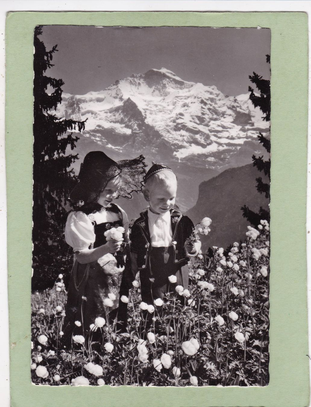 Ansichtskarten: Berner Oberland Jungfrau Trachtenkinder – Gebraucht aus Herisau von Lisegrat2008