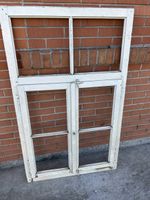  Spezielles Schönes altes Fenster ohne Glas zu verkaufen.