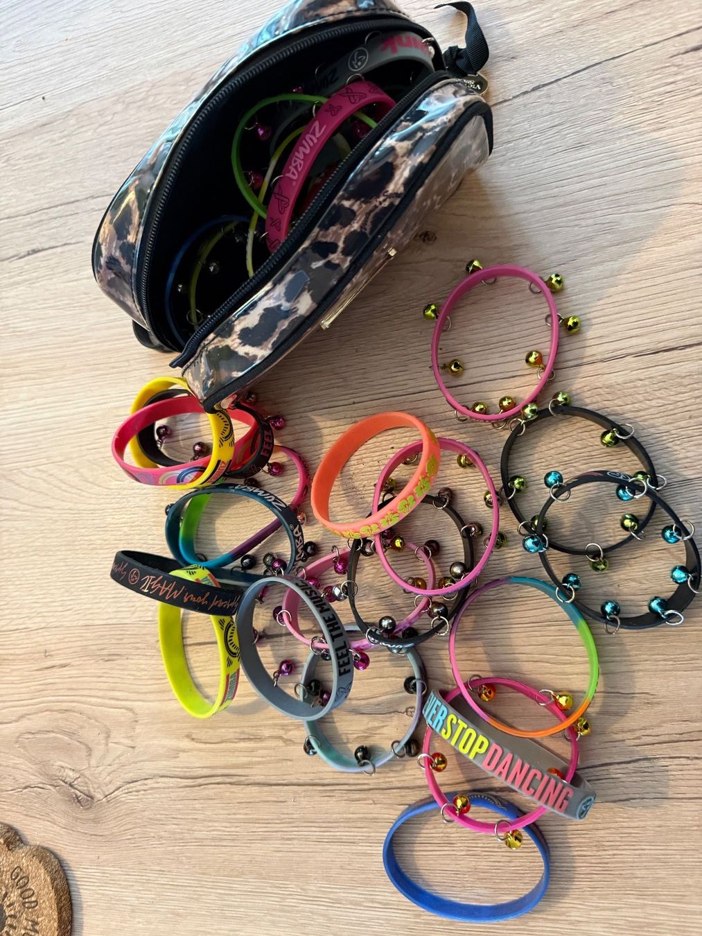 Bracciali & Braccialetti: diverse Zumba Armbänder – Usato da Birrwil venduto da flint54 1