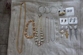 1 schönes 25 teiliges Modeschmuck Set