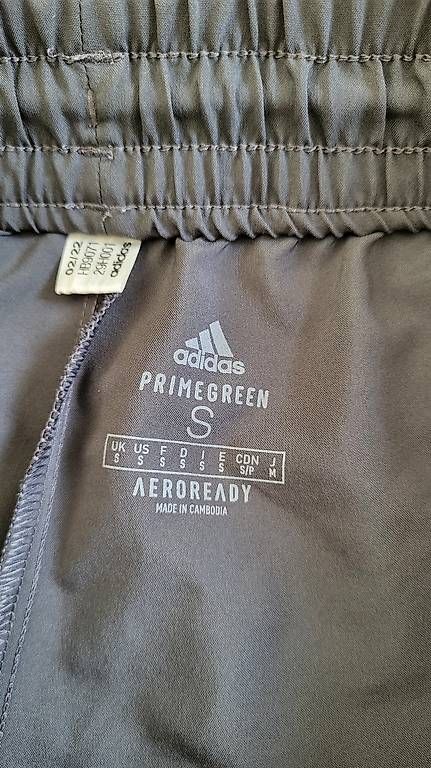 Adidas Hosen: Short gris Adidas S comme neuf – Gebraucht aus Trélex von emm_rz7g 2