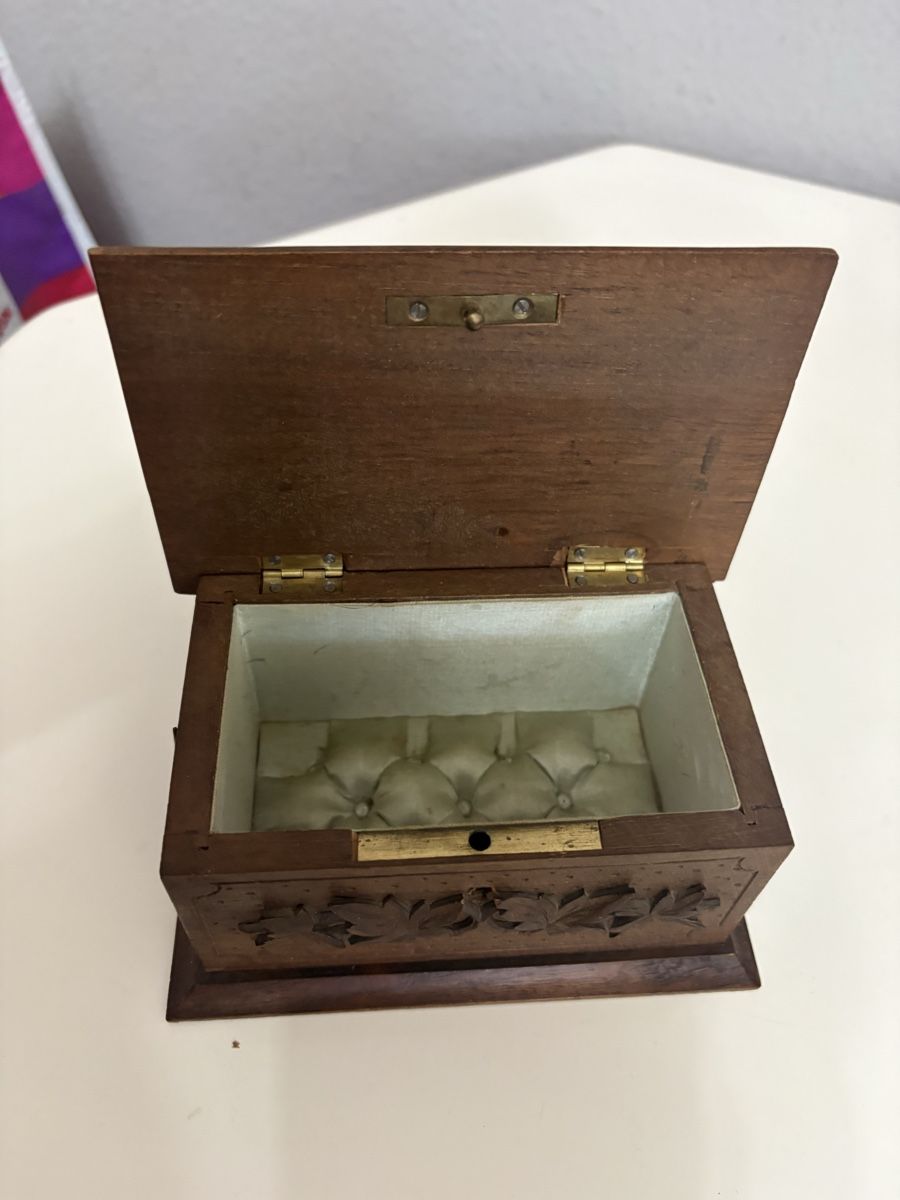 Barattoli: Jolie boite à bijoux anciens  – Usato da petit lancy venduto da FerreiraLuis 5
