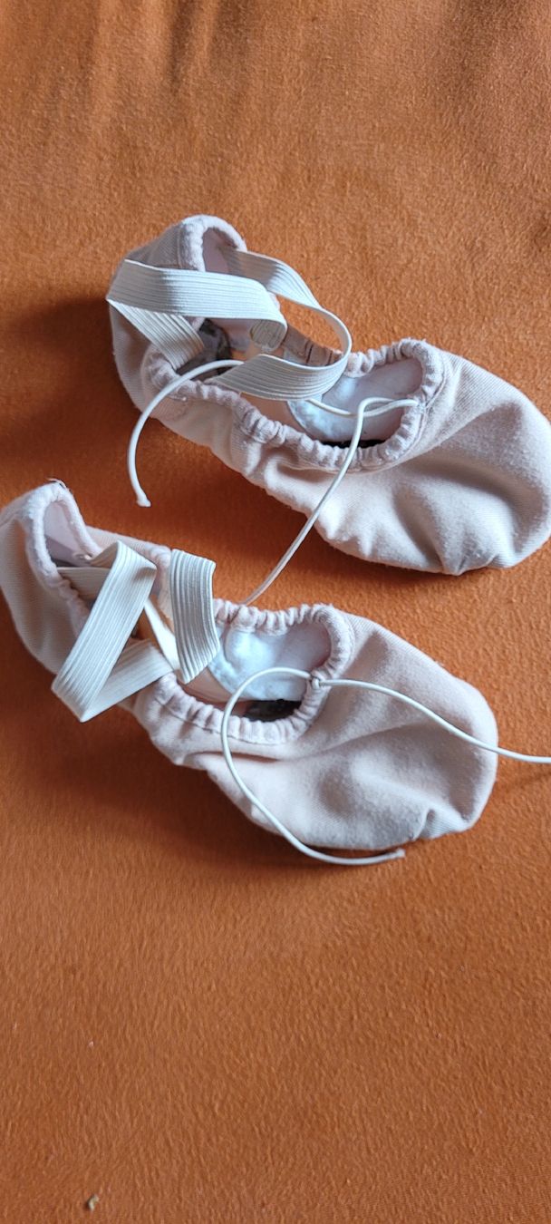 Lotti & Set di vestiti: Ballet Röckchen & Schläppchen Alter 5-6 Jahre – Usato da Lenzburg venduto da lenzhall 4