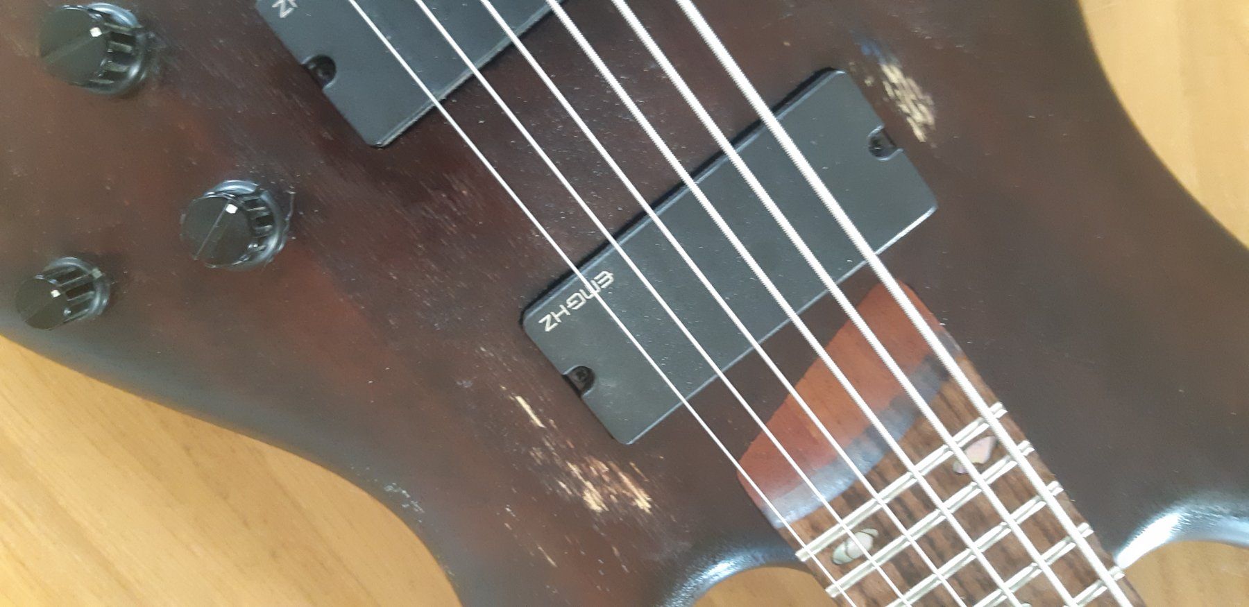 Ibanez Strumenti musicali: Ibanez src 6 Gitarrenbass – Usato da Luzern venduto da pirovino73 1