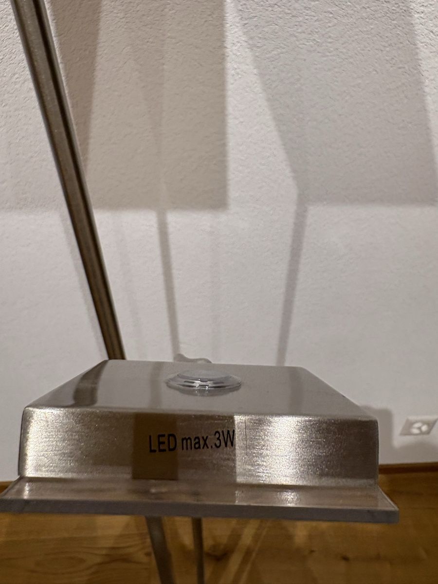 Lampen: Stehlampe – Gebraucht aus Berschis von Pakiri