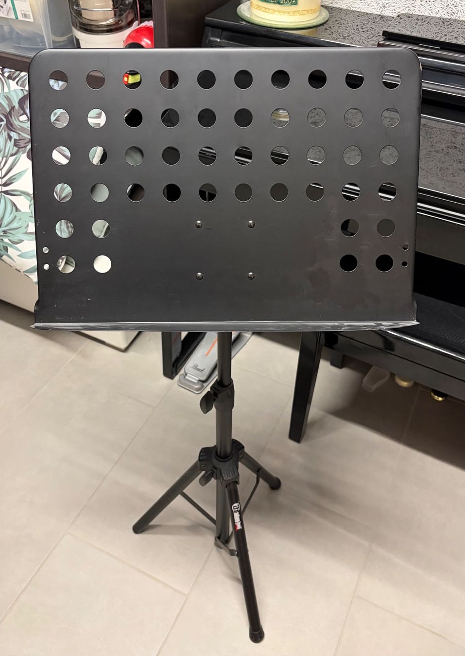 Supports pour instruments & partitions: Schwarzer Notenständer – D'occasion à St. Gallen par eva_6hsx