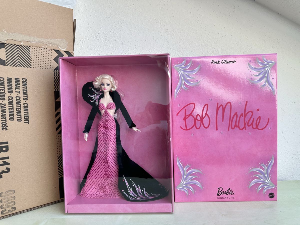 Bambole: Barbie Bob Mackie Puppe – Nuovo e nell'imballaggio originale da Zürich venduto da Kat_5557
