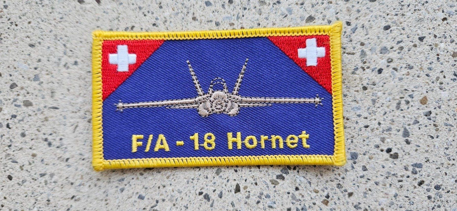Schweizer Armee Placchette & Badge: *** Badge Schweizer Luftwaffe *** – Nuovo e nell'imballaggio originale da Riedholz venduto da fr_sIruP