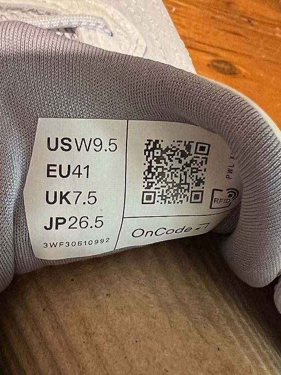 Damenschuhe: Chaussure On Cloudzone moon femme – Gebraucht aus Neuchâtel von Nadiahon 4
