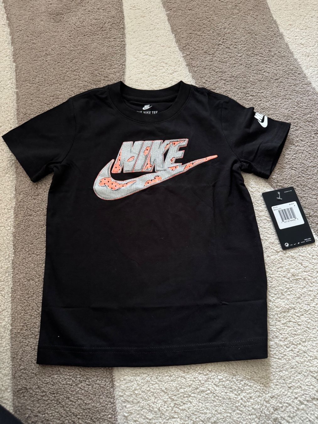 Nike Camicie, T-shirt & Polo: T-SHIRT NIKE – Nuovo e nell'imballaggio originale da Zürich venduto da Mina_09