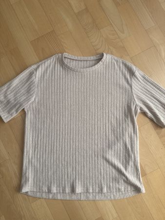 Beiges geripptes T-Shirt, Gr. L, guter Zustand