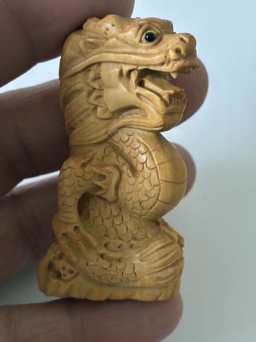 Statuette: Japon netsuke en bois de cerisier,objet traditionnel – Usato da St-Aubin-Sauges venduto da asianart 2