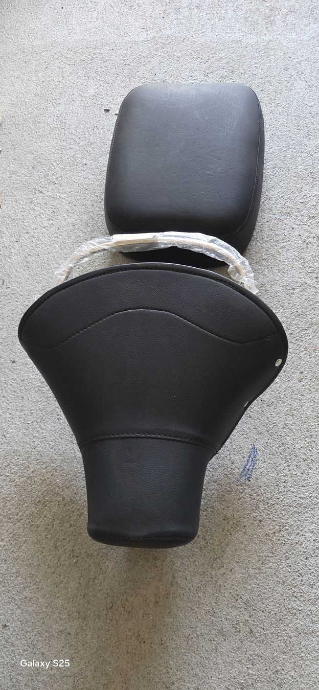 Vespa Tutti pezzi di ricambio per scooter: Selle Piaggio Vespa  – Nuovo (secondo la descrizione) da Yverdon les bains venduto da Carmelo85 1