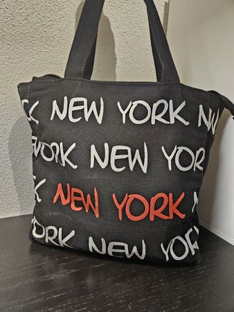 New York Handtasche, schwarz- weiss - rot