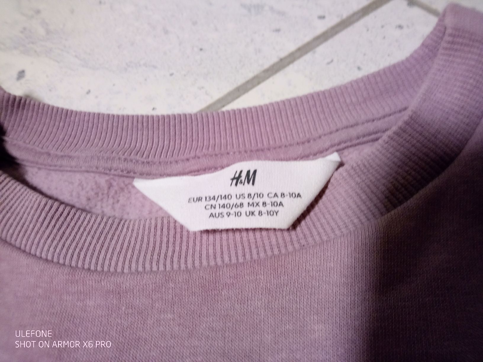 H&M Maglioni & Felpe: H&M Mädchen Pulli / Pullover / Sweatshirt Lila Gr. 134/140, – Usato da Volketswil venduto da Car1 1