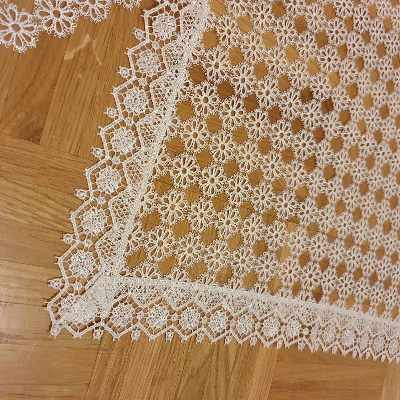 Stoffe: Nappe de décoration dentelles – Gebraucht aus Prilly von RoDyRe 2