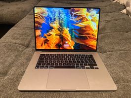 Macbook Air M4 15", RAM: 16GB, SSD: 512GB