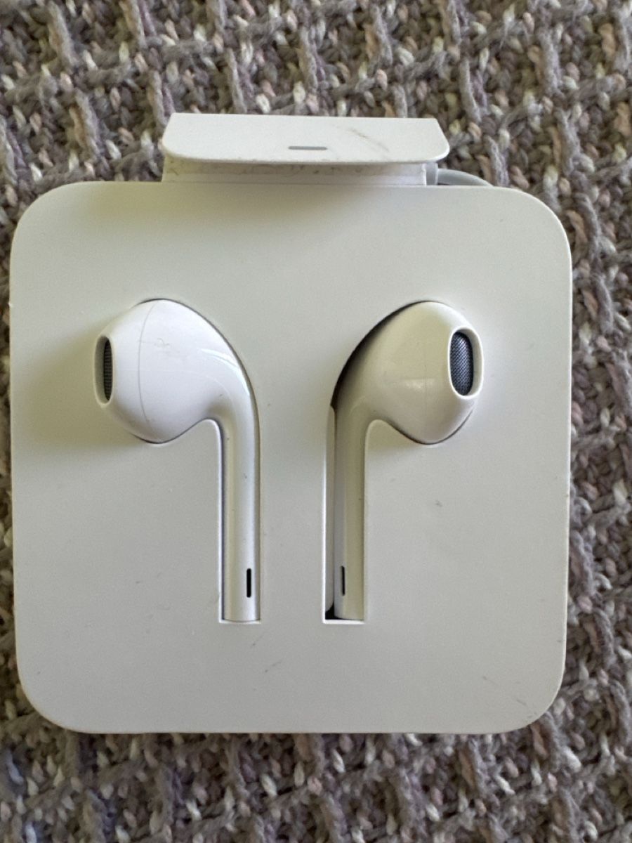Apple Cuffie: Apple EarPods w/ Lightning Connector - New – Nuovo e nell'imballaggio originale da Corsier GE venduto da Arca_ReLife